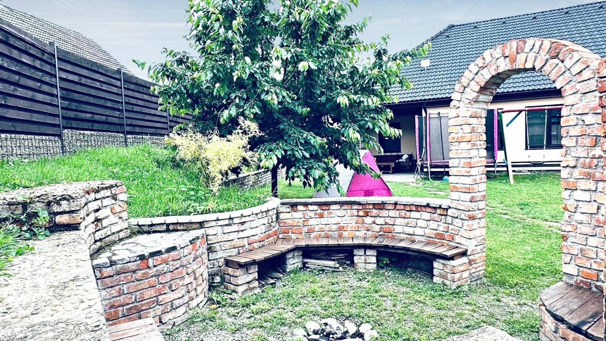 ペルナー Dum Palavaヴィラ エクステリア 写真